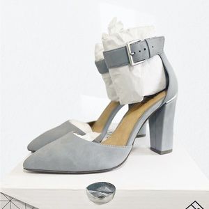 NWT - Call It Spring, Size 8.5 Suede Block Heel, Powder-Blue